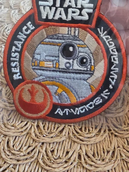 Funko Star Wars The Force Awakens Resistance Exclusive Patch & Pin 2016 NEW - Picture 3 of 6